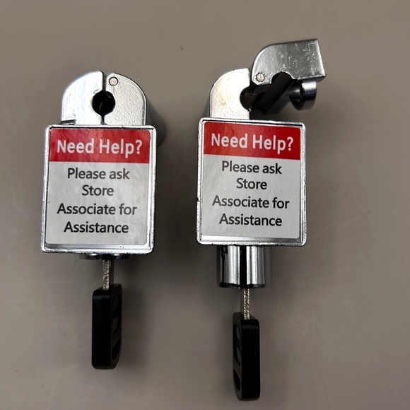 Delta Lock - Peg display security locks (2) NIB - Picture 3 of 6